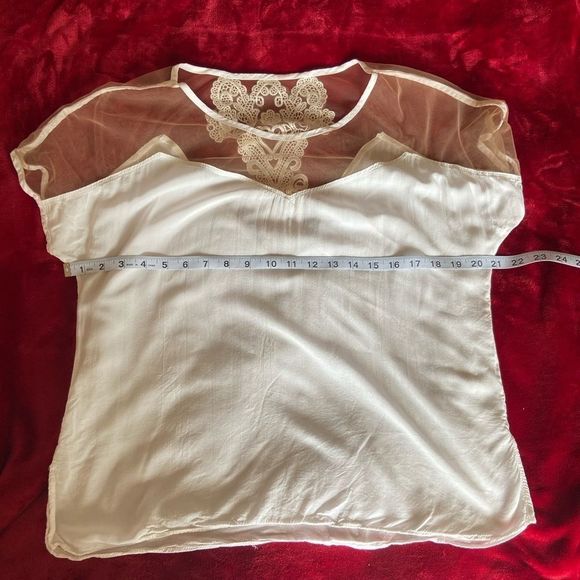 𝅺LIGHT weight shirt with decorative mesh - Picture 6 of 6